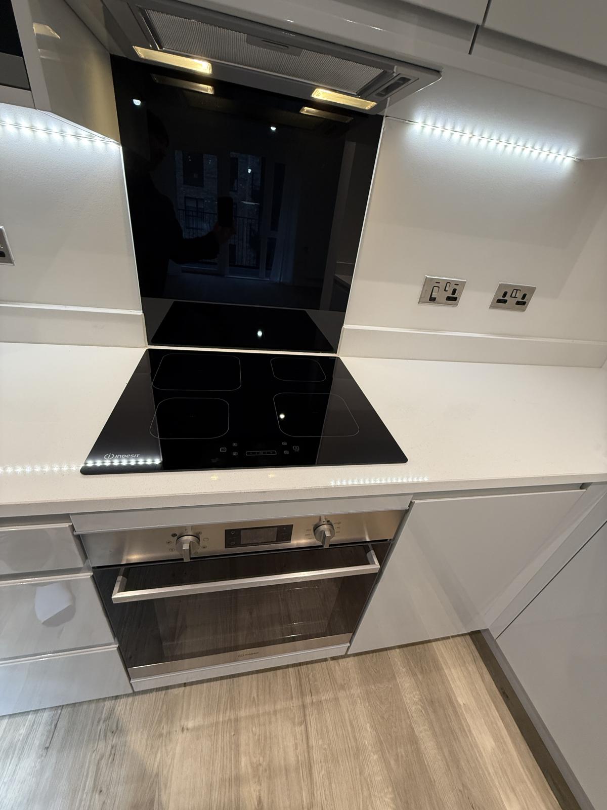 Flat Camelot Close in Greater London