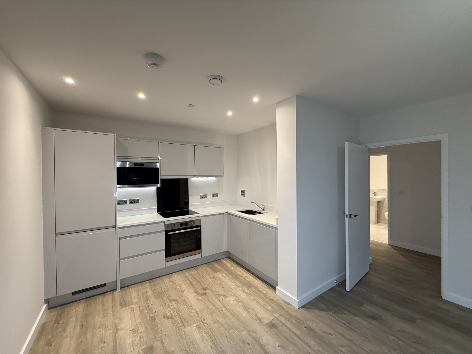 Flat Camelot Close in Greater London