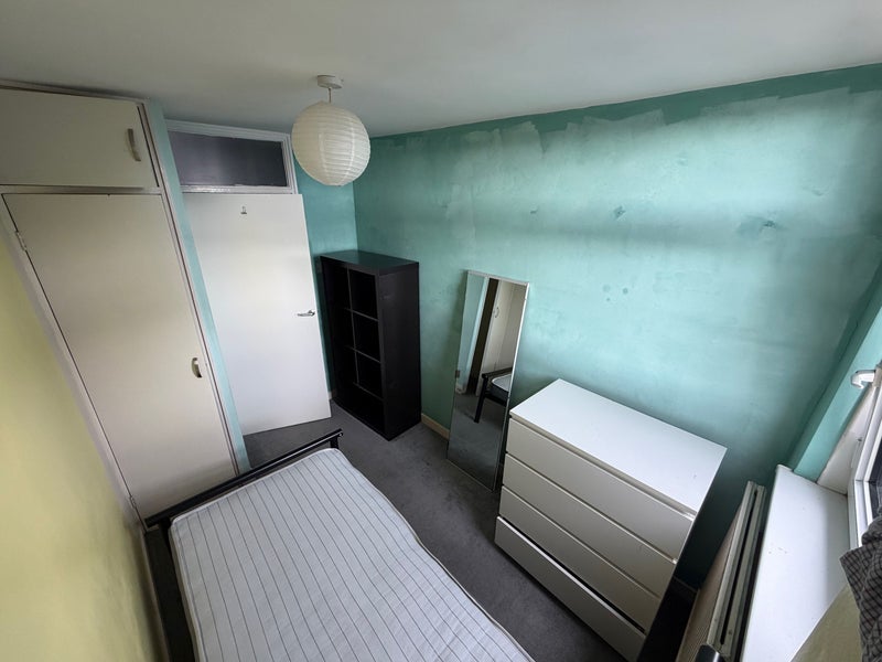 Room Woking Close in Greater London