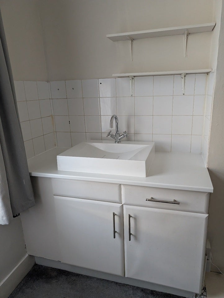 Room Coverdale Road in Greater London