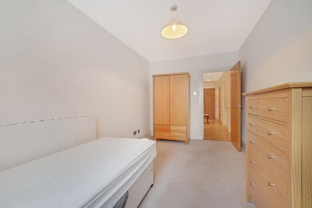 Flat Marylebone Road in City of Westminster