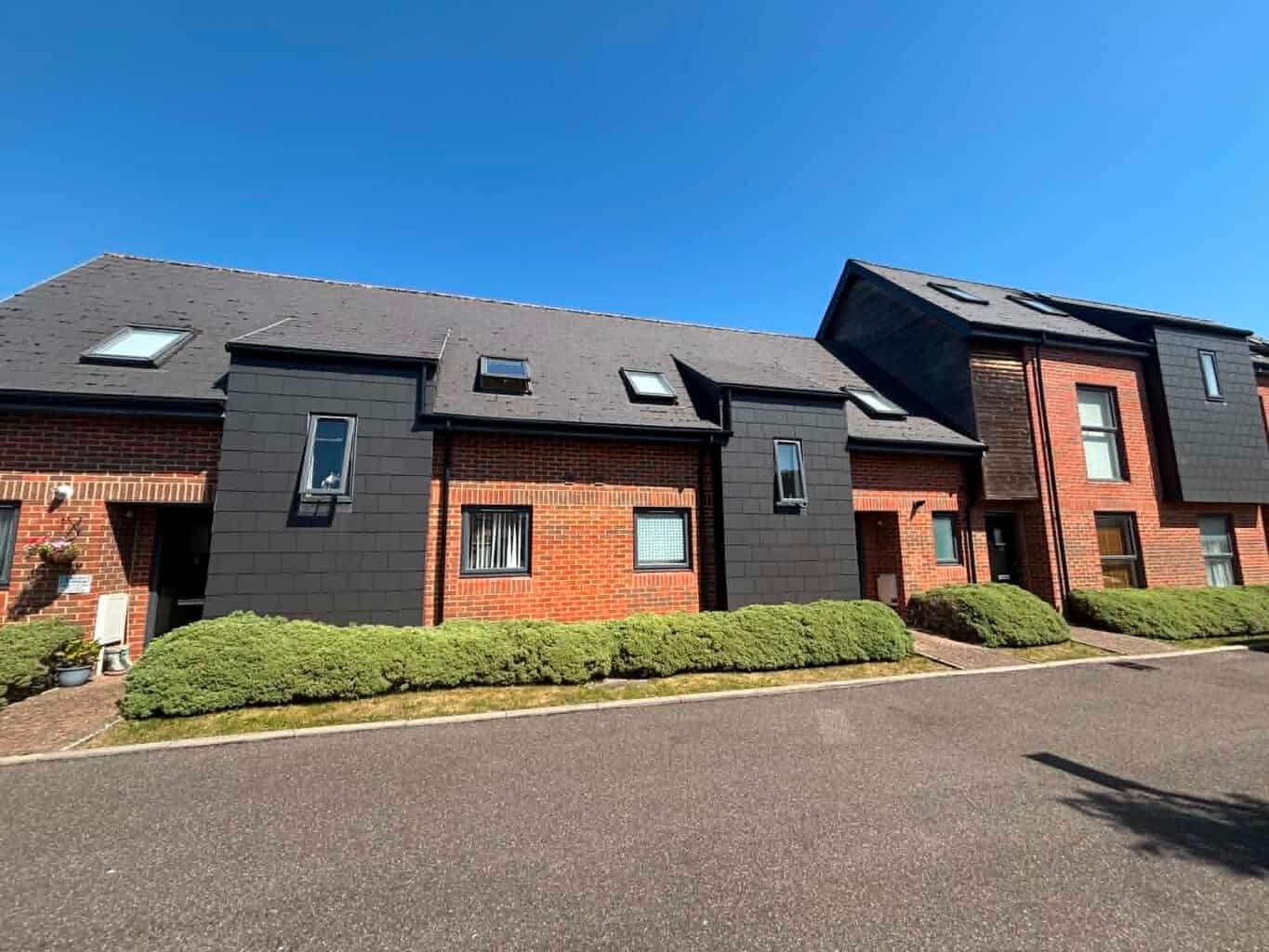 Flat Faircross Court in Thatcham