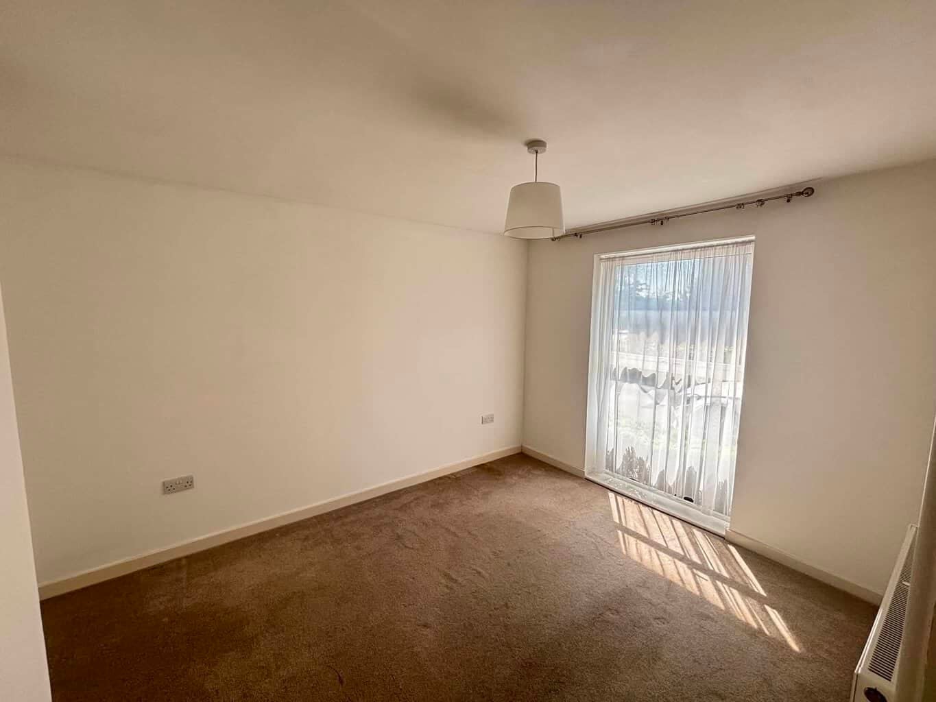 Flat Faircross Court in Thatcham