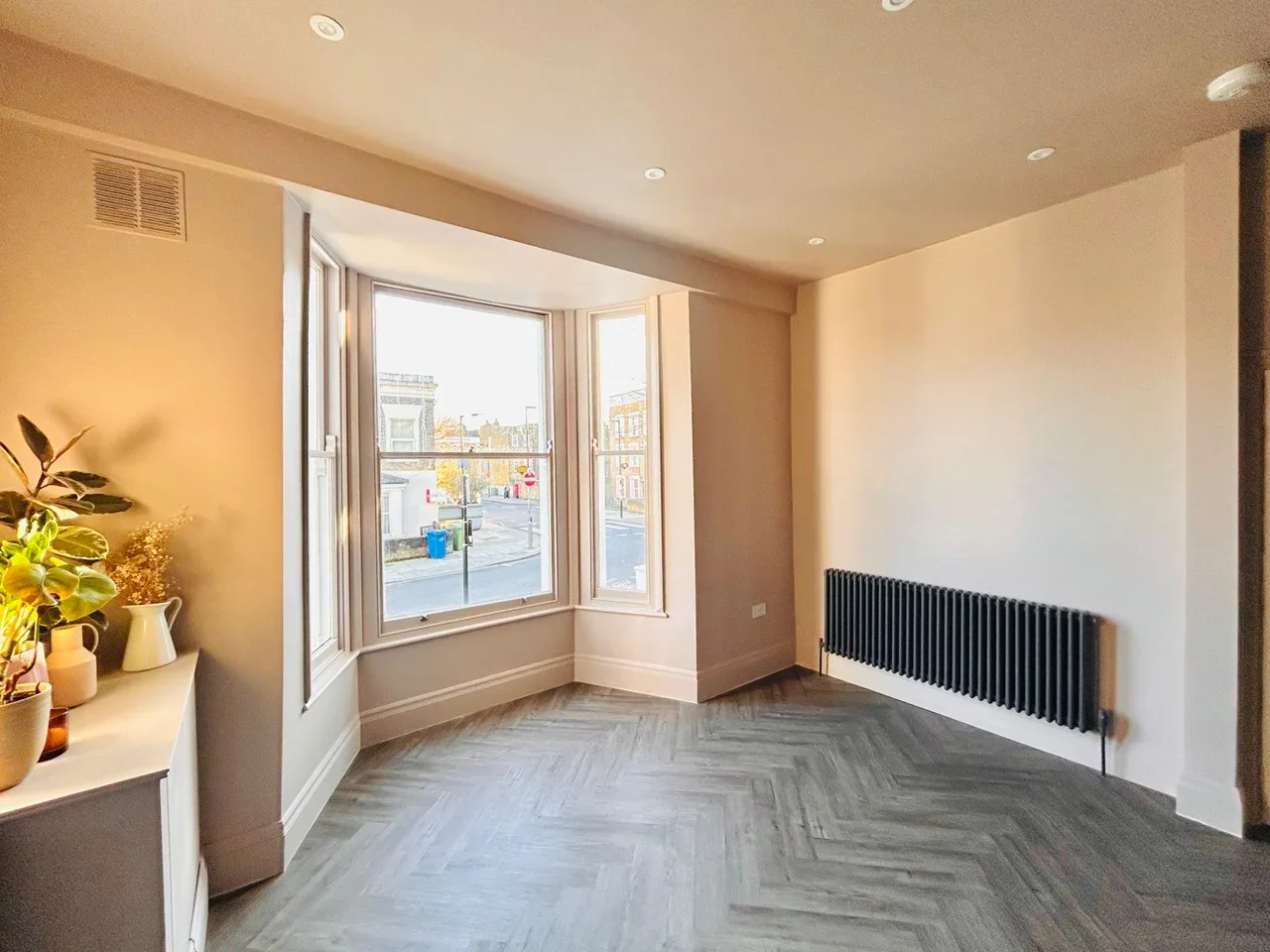 Flat Lyndhurst Way in Greater London