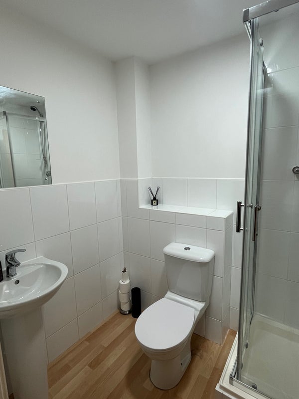 Room Firpark Court in Glasgow