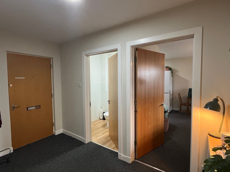 Room Firpark Court in Glasgow