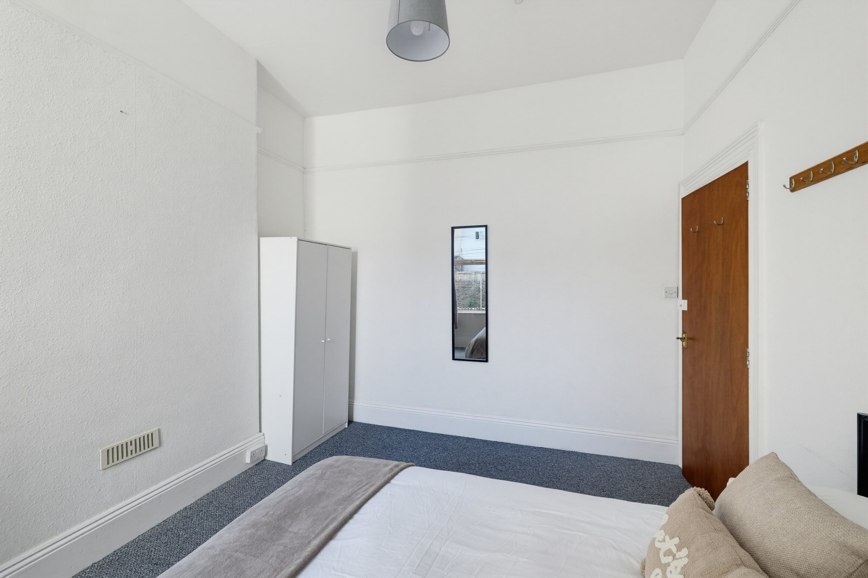 Room Beaumont Road in Plymouth