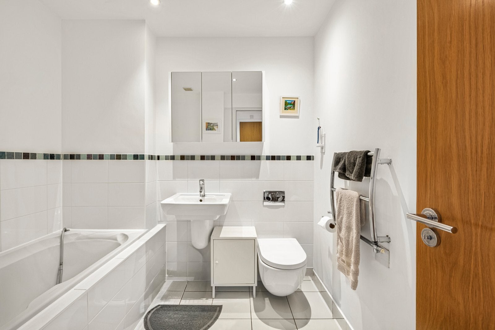 Flat Arcadian Place in Greater London