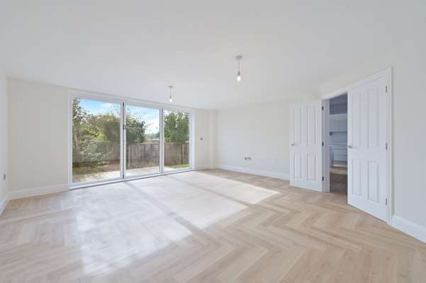 House Greenbury Close in Three Rivers