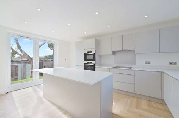 House Greenbury Close in Three Rivers