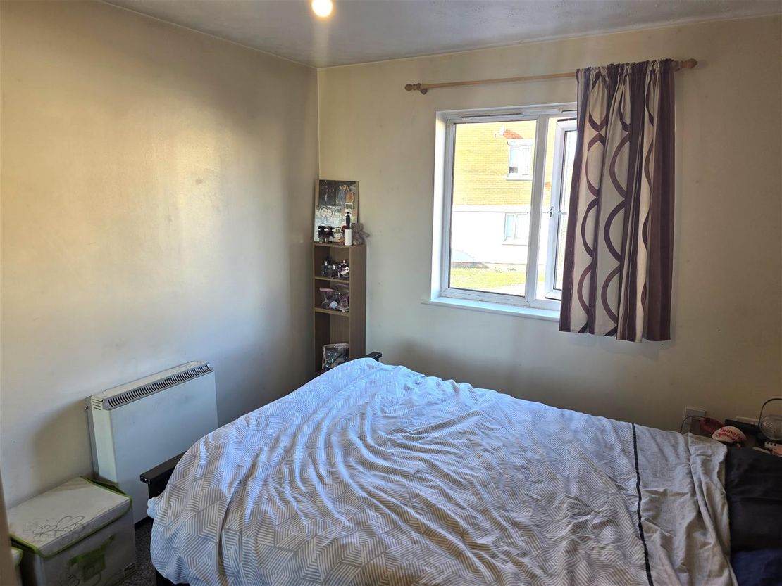 Flat Grenville Road in South Ockendon