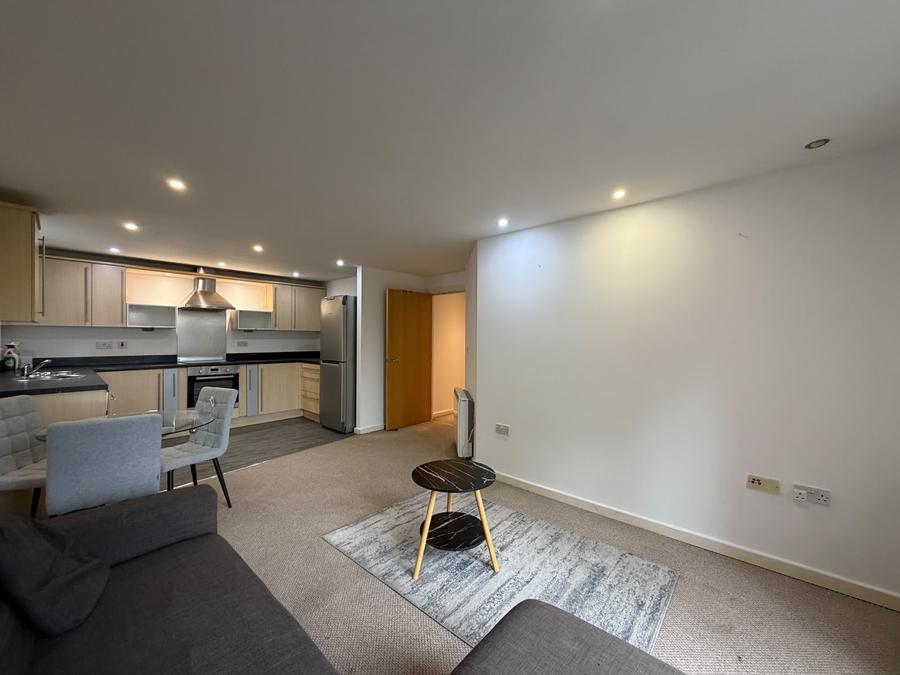 Flat Elmira Way in Salford