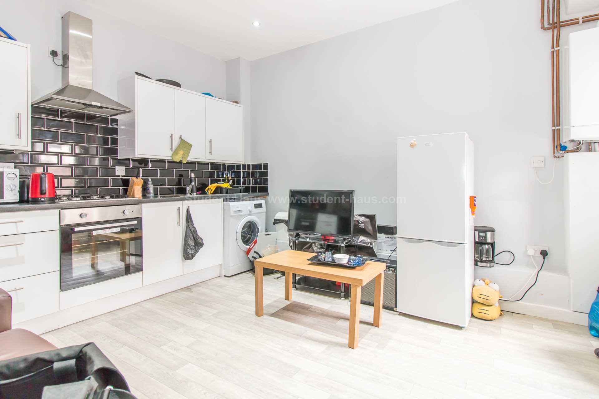 Room Milnthorpe Street in Salford
