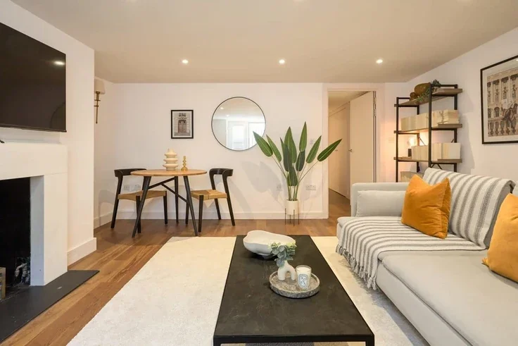 Flat Blenheim Terrace in City of Westminster