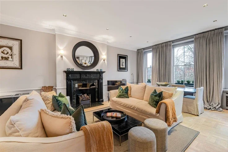Flat Cadogan Square in Greater London