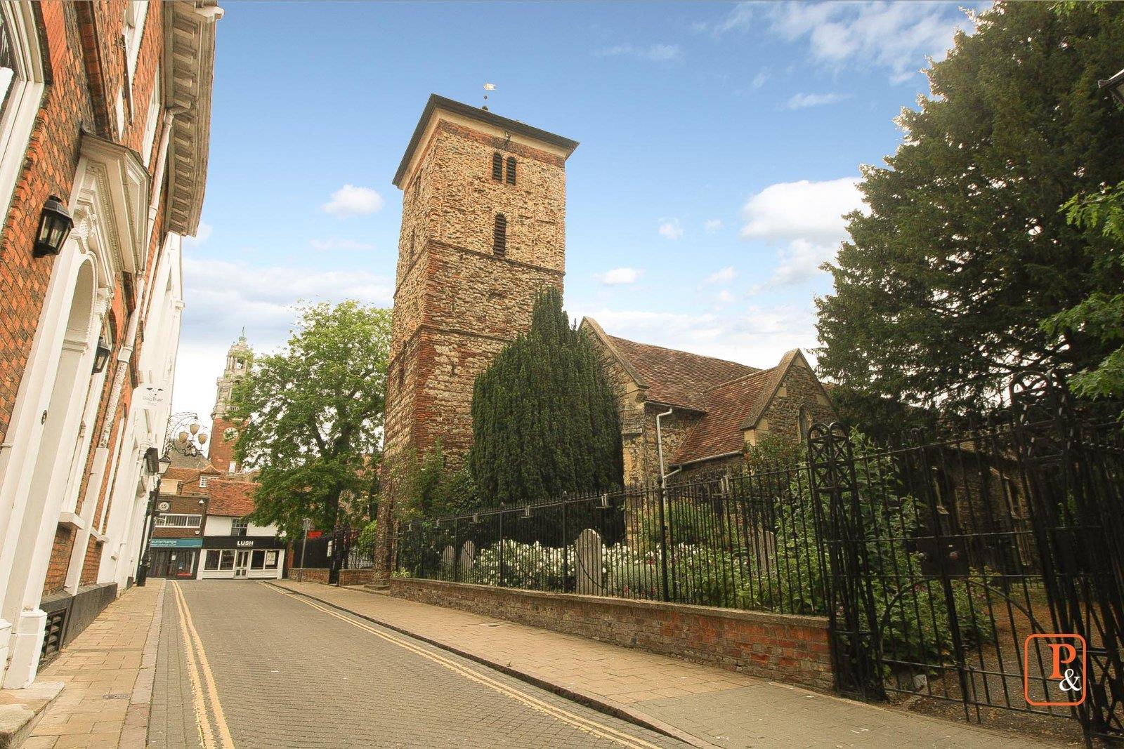 Flat Trinity Square in Colchester