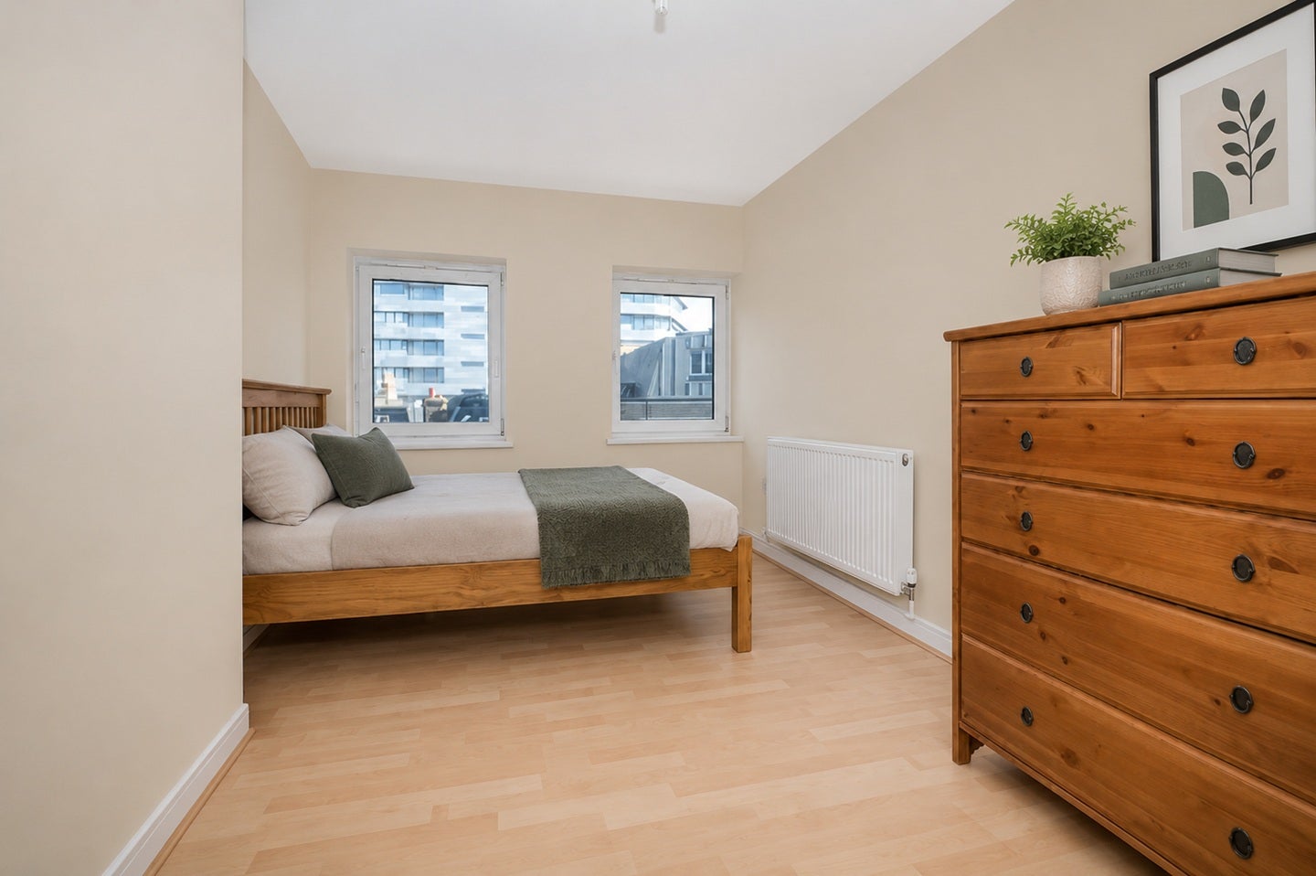 Flat Blackwall Lane in Greater London