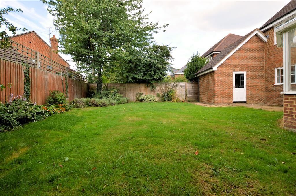 House Curly's Way in Swallowfield