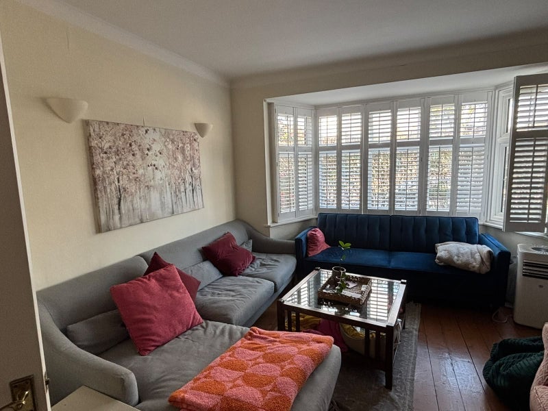 Room Waldron Road in Greater London