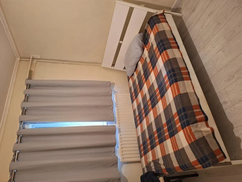 Room Searness Road in Middleton