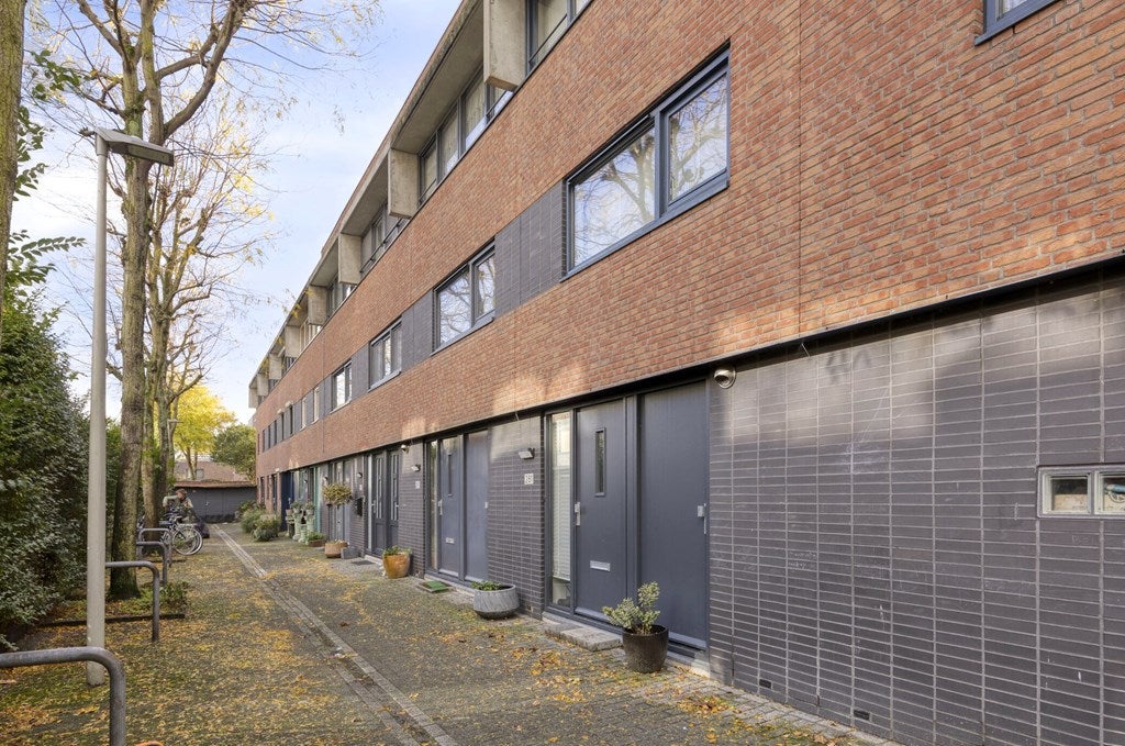 Huis Lau Mazirellaan 283 in Den Haag