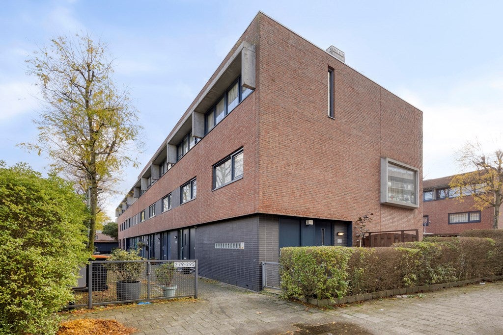 Huis Lau Mazirellaan 283 in Den Haag