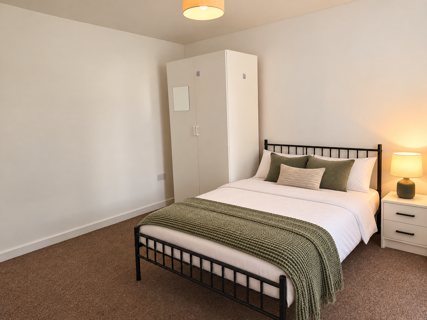 Room Louise Avenue in Bristol