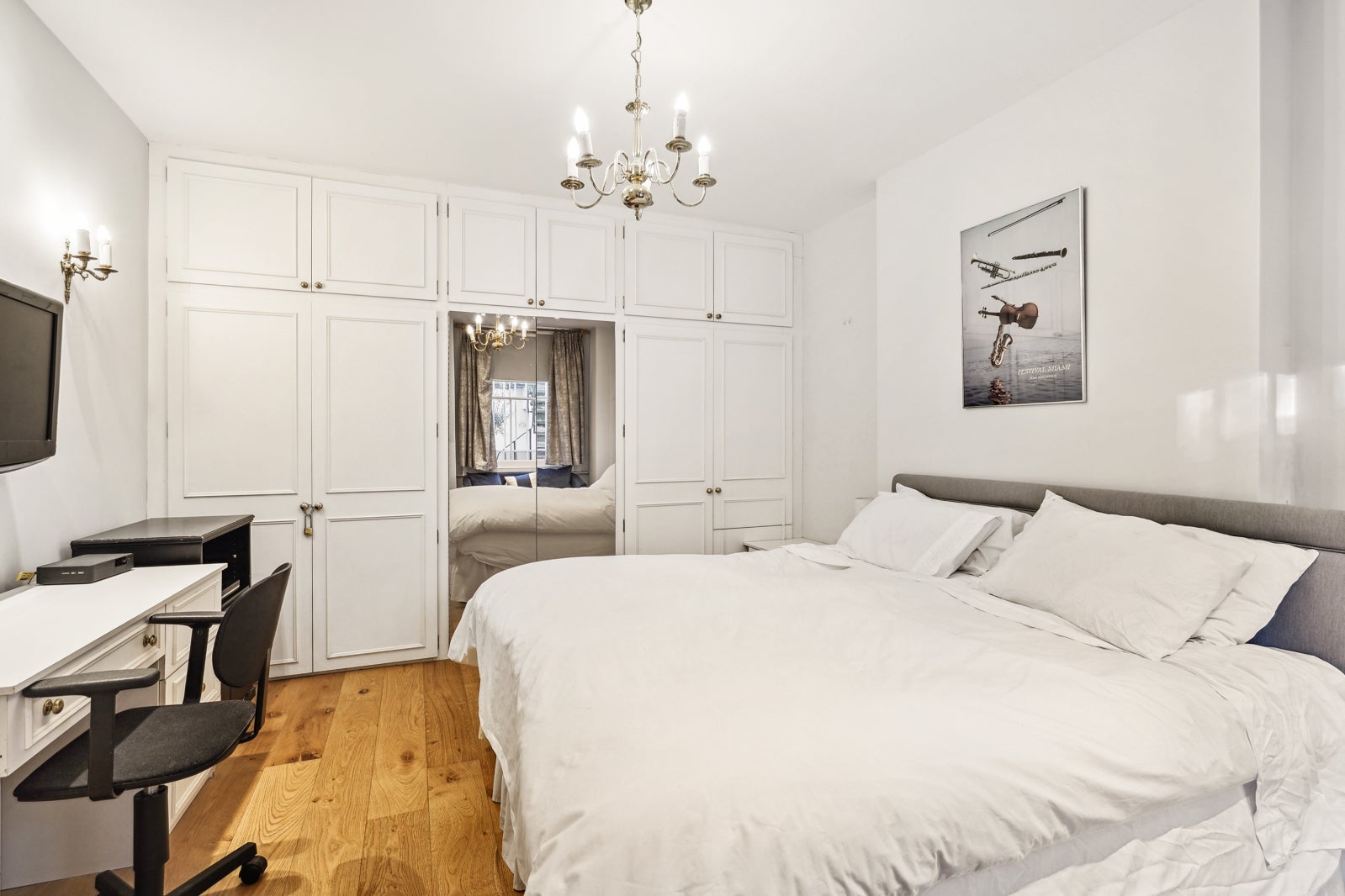 Flat Petersham Mews in Greater London