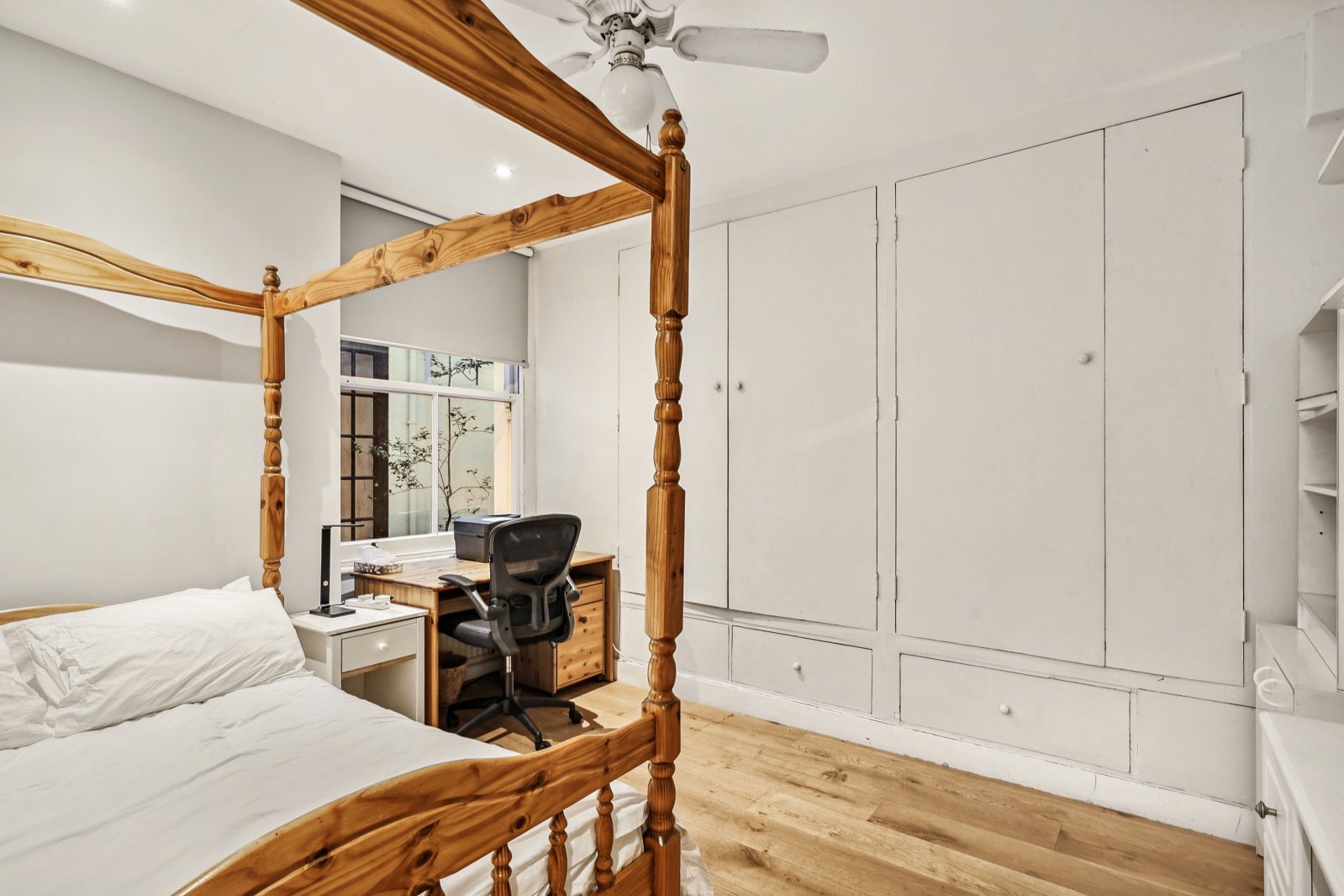 Flat Petersham Mews in Greater London