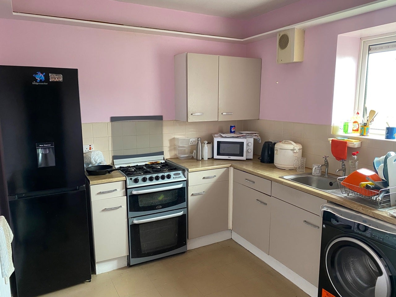 Flat Dagenham Road in Greater London