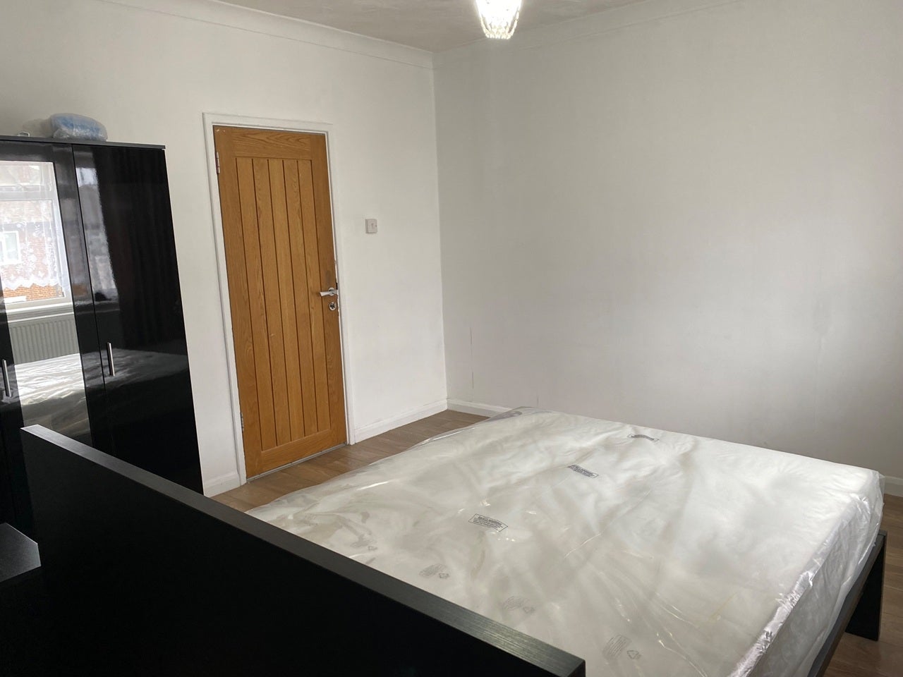Flat Dagenham Road in Greater London