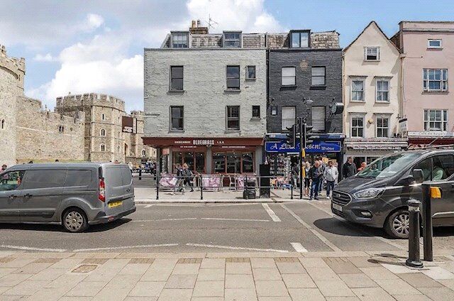 Flat High Street in Windsor
