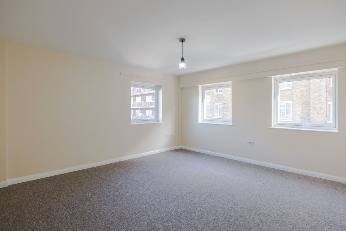 Flat Buxton Street in Greater London