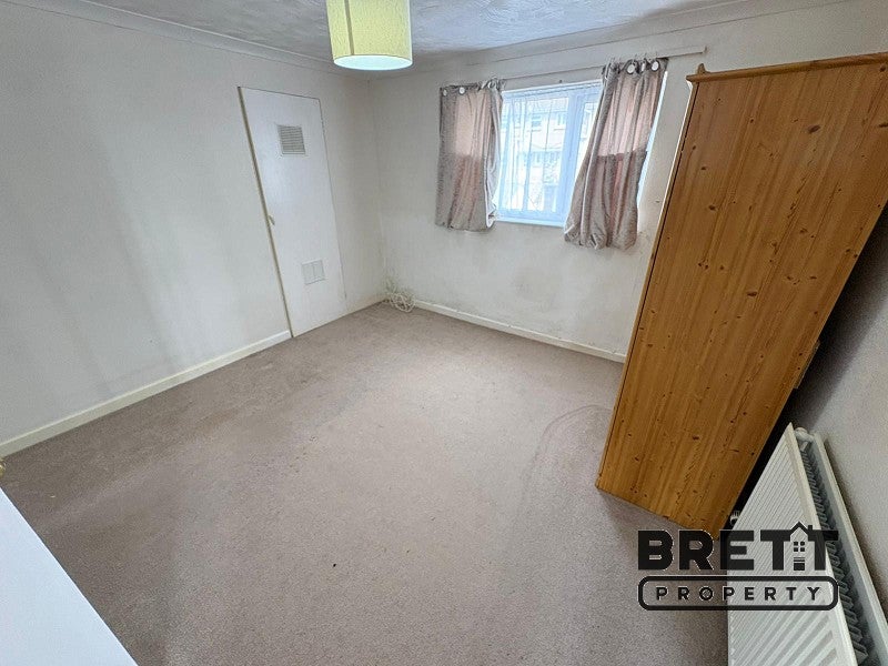 Flat Stephen Street in Milford Haven