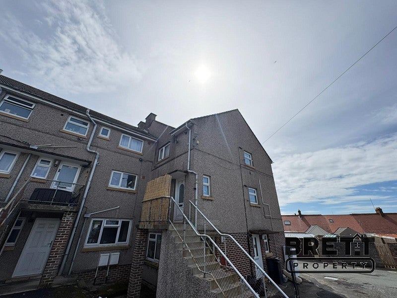 Flat Stephen Street in Milford Haven