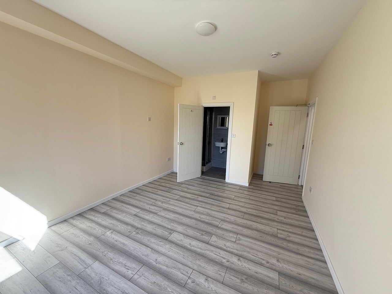 Room Hindes Road in Greater London