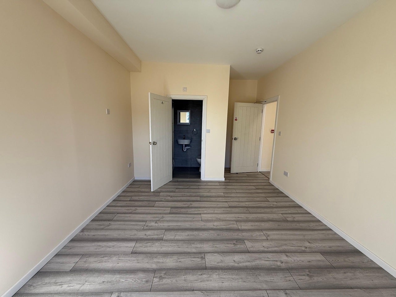 Room Hindes Road in Greater London