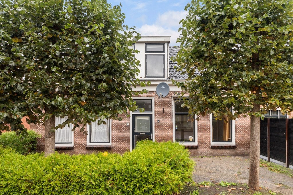 Huis Buorren 1 in Berltsum