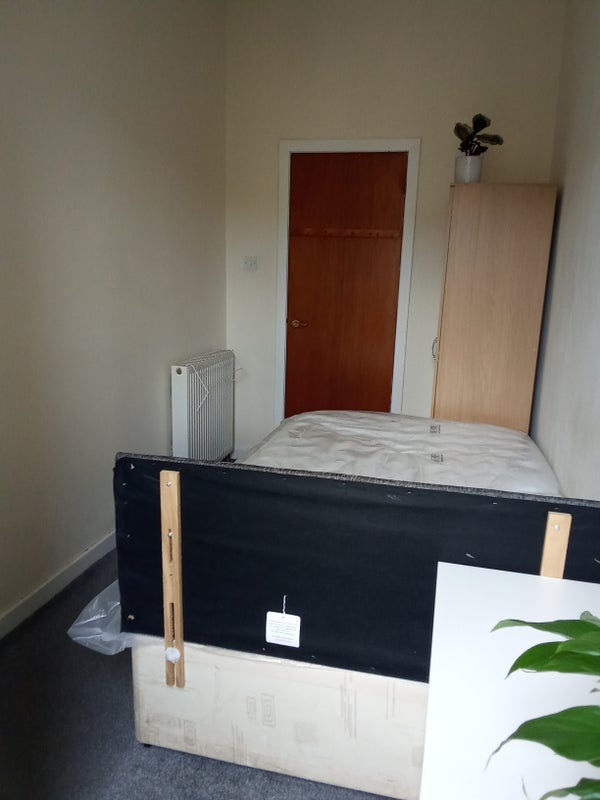Room Blantyre Street in Glasgow