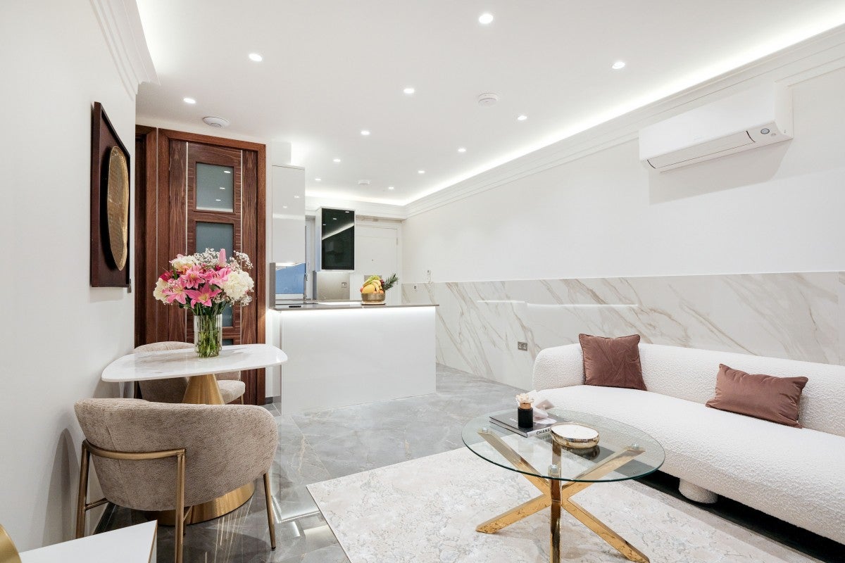 Flat Great Cumberland Place in City of Westminster