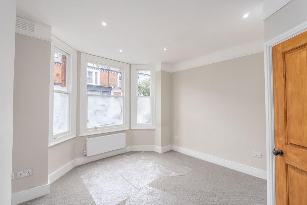 Flat Galesbury Road in Greater London