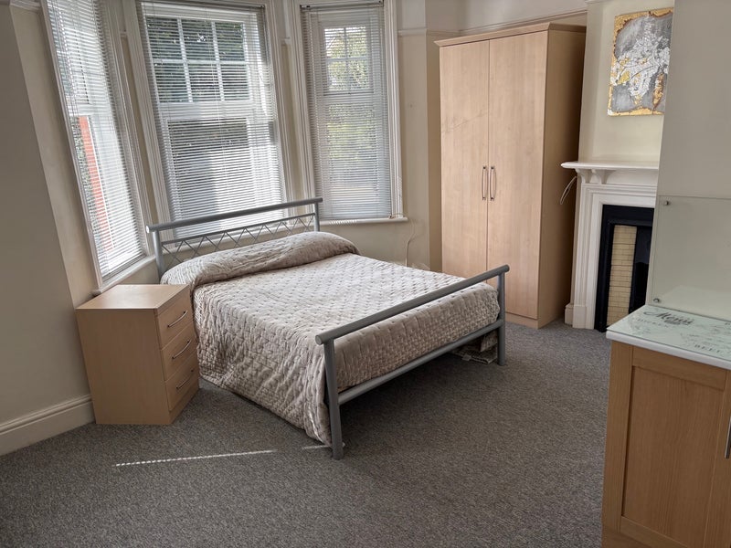 Room R L Stevenson Avenue in Bournemouth