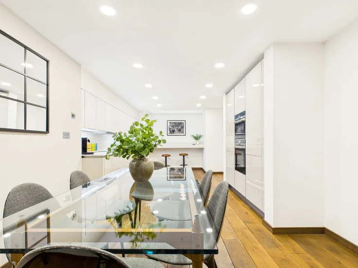 Flat Bayham Street in Greater London
