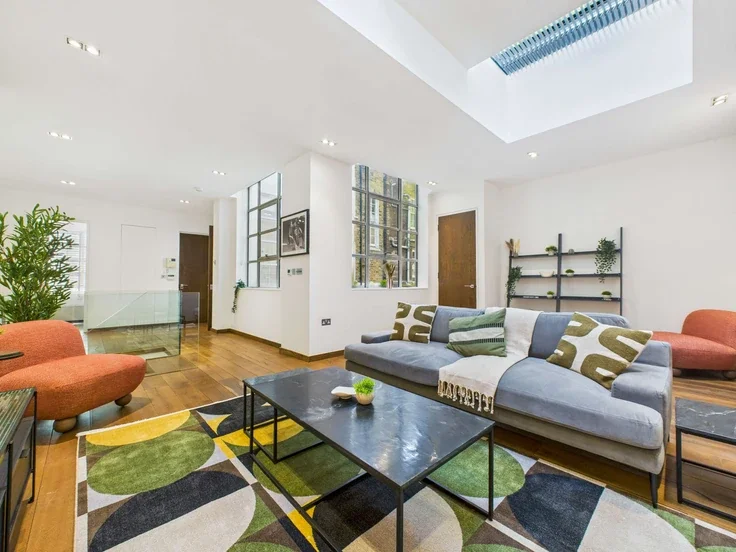 Flat Bayham Street in Greater London