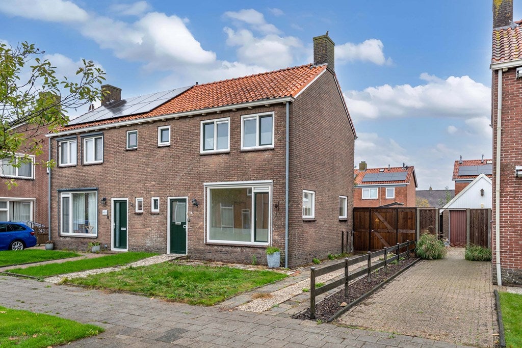 Twee-onder-één-kap te koop: Ludgerusstraat 15, Balk