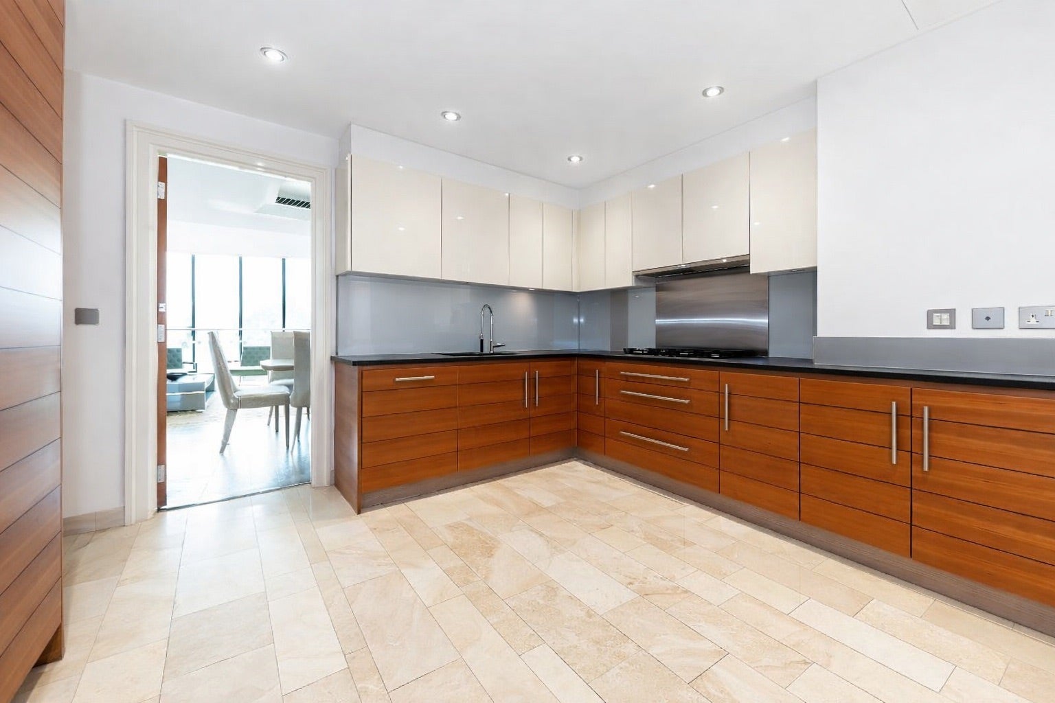 Flat Lancelot Place in City of Westminster