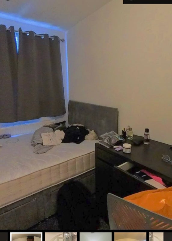 Room Heeley Road in Birmingham