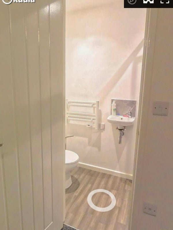 Room Heeley Road in Birmingham