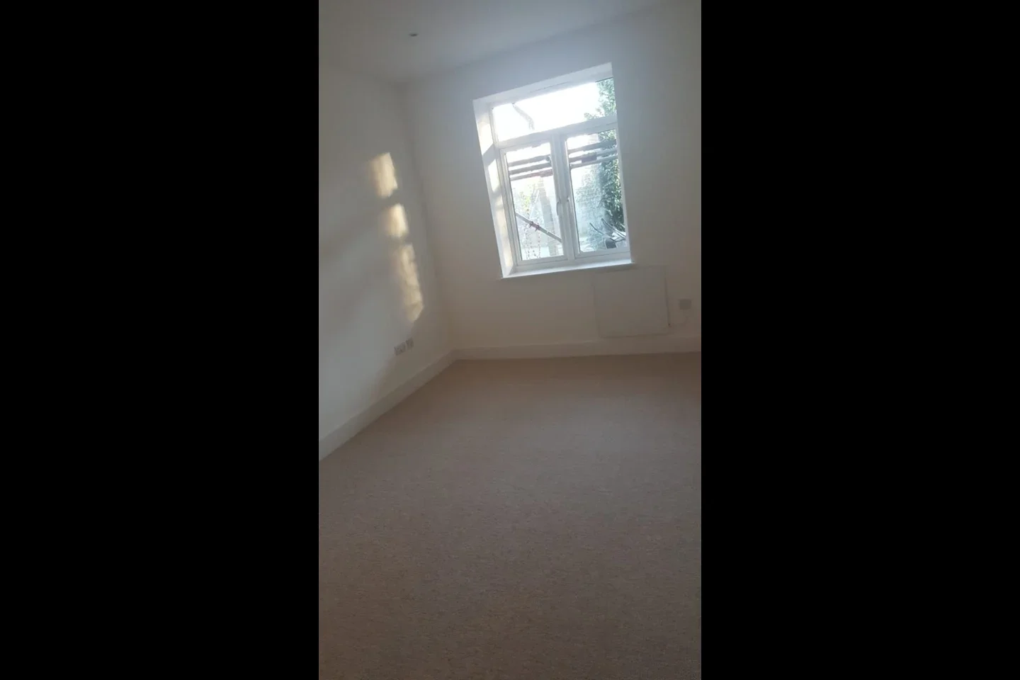 Flat Browells Lane in Greater London