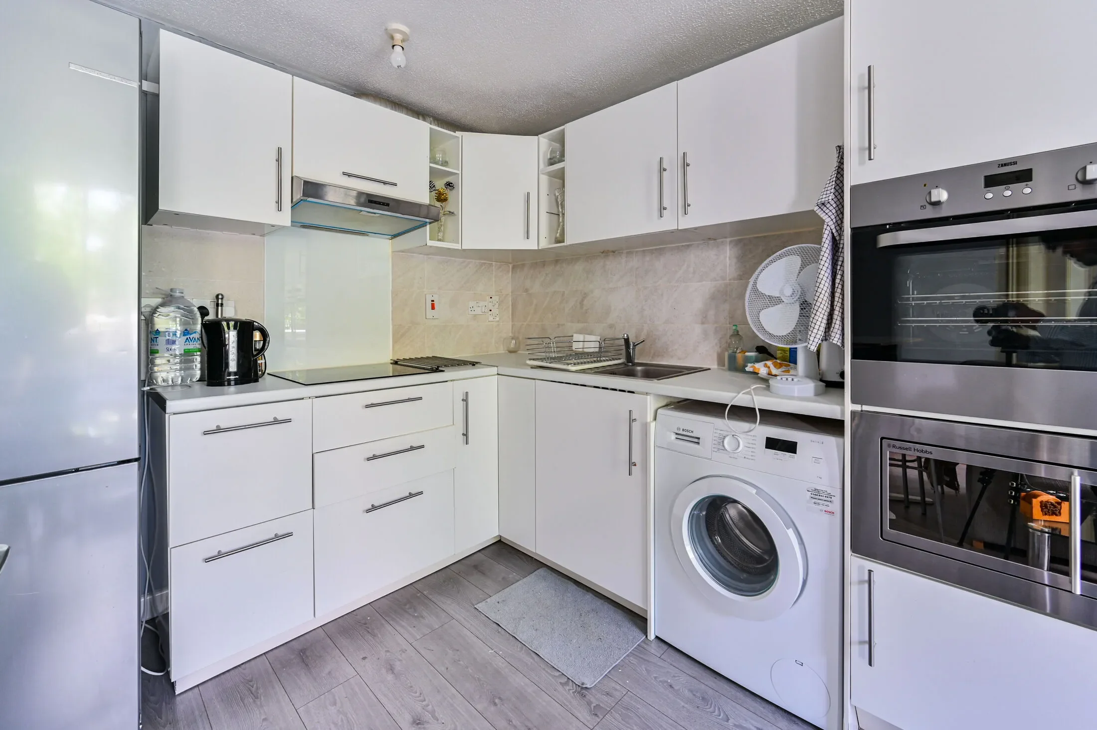 Flat Warwick Road in Greater London